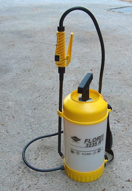Bình xịt tay 2 lít