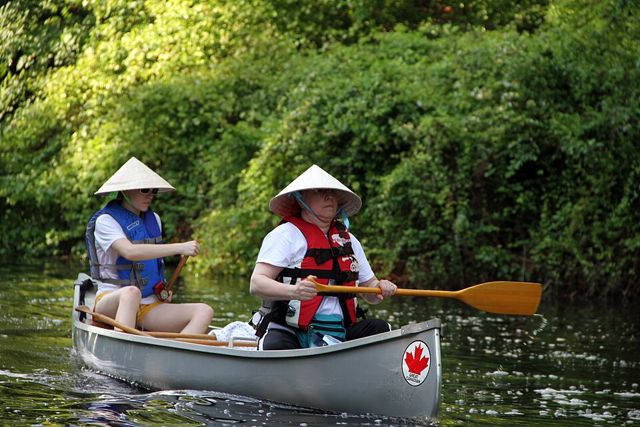 Nón lá chống nắng