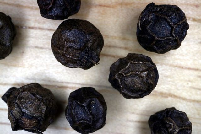 Hạt tiêu đen Phú Quốc (hũ 200g)